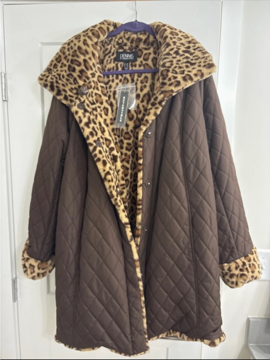 dennis basso Jackets & Blazers - Dennis Basso Reversible Brown Quilted Coat with Leopard Faux-Fur. Size XXL. New